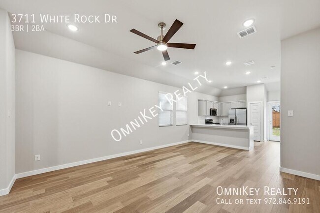 Foto del edificio - 3711 White Rock Dr