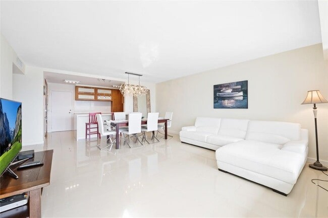 Building Photo - 3800 Galt Ocean Dr