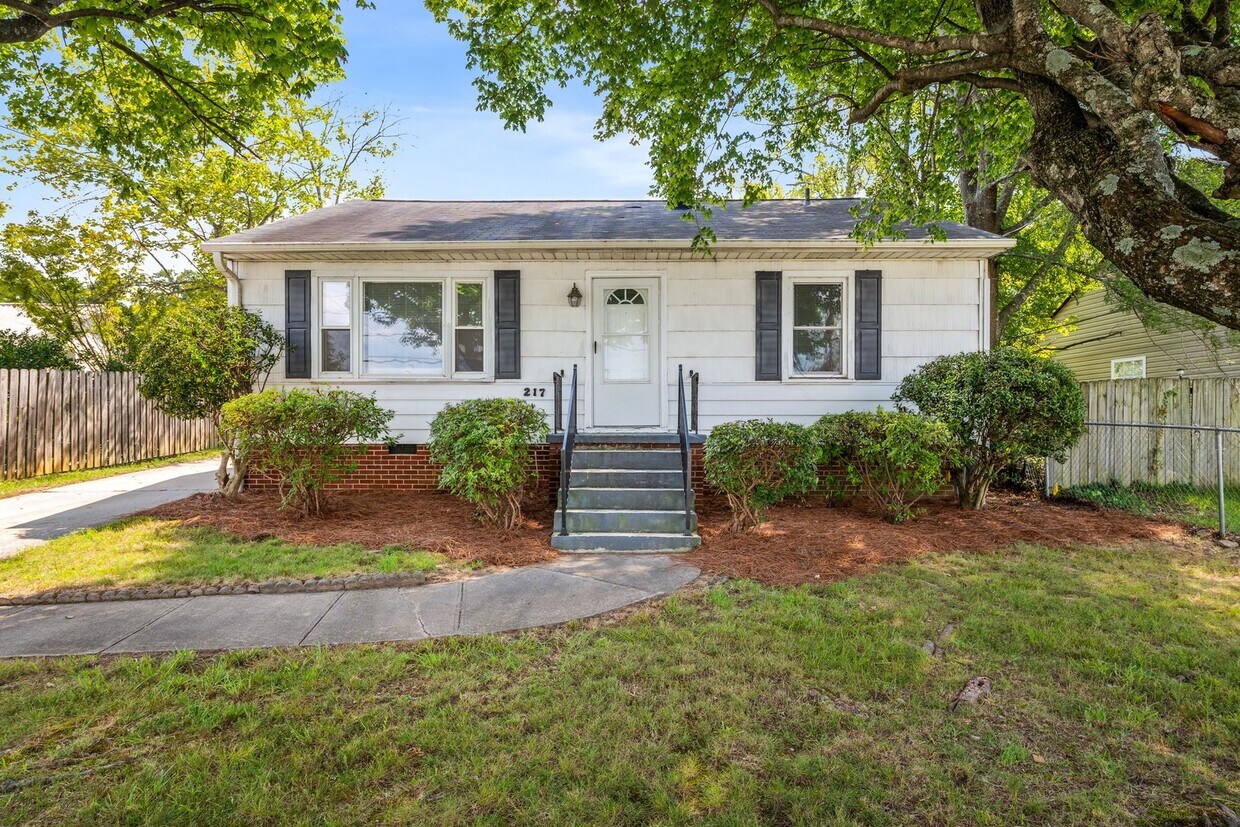 Primary Photo - Updated Home with Hardwood Floors, LR & De...