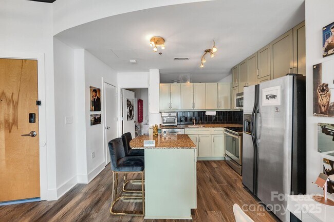 Foto del edificio - 505 E 6th St