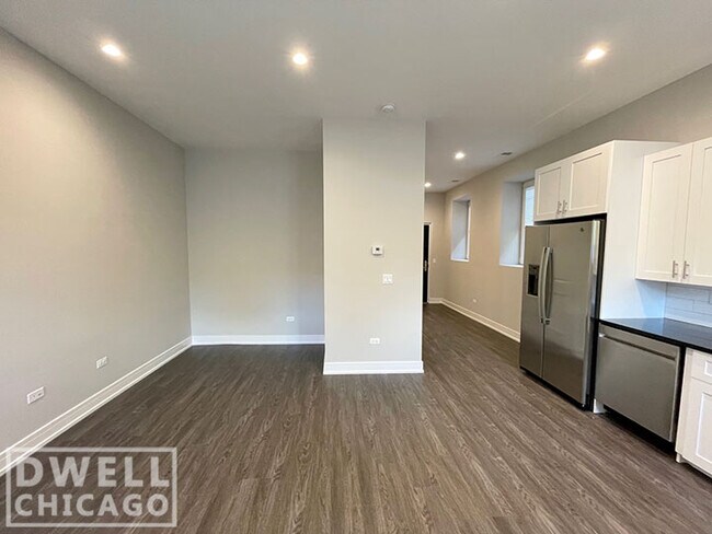 Foto del edificio - 1730 W Greenleaf Ave