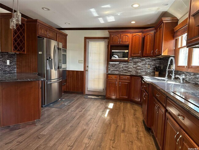 Building Photo - 56 Academy Ln