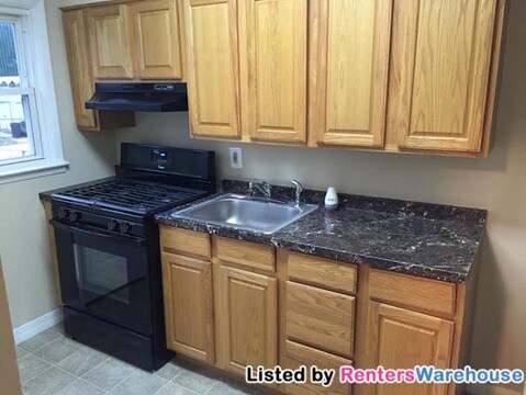 Building Photo - 2066 Jasmine Rd