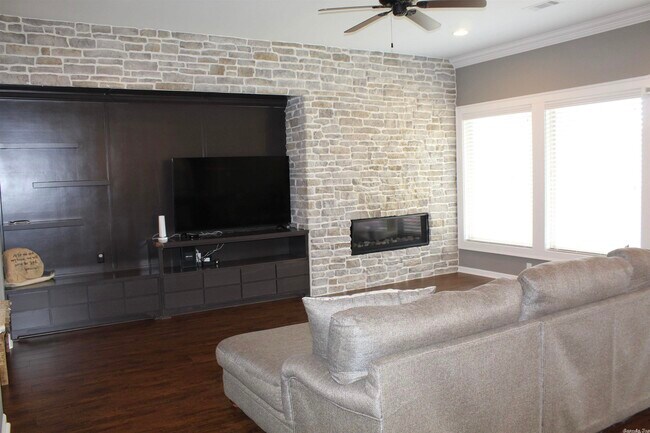 Foto del edificio - 2413 Ramond Ln