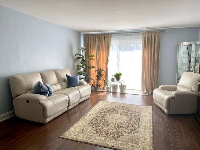 Foto del edificio - 4616 Kings Walk Dr