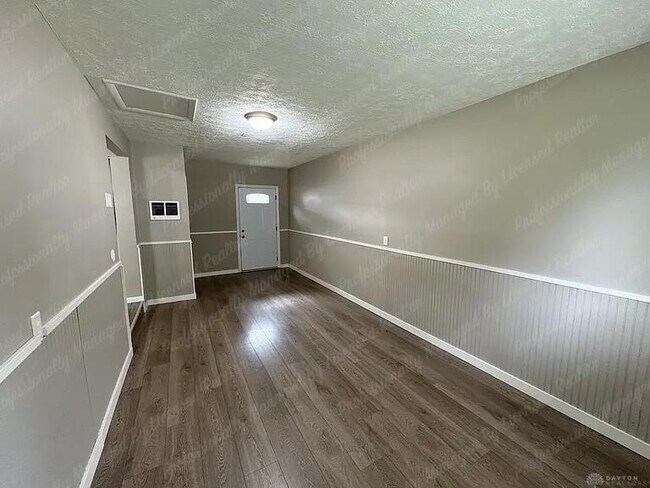 Foto del edificio - 525 Lake St