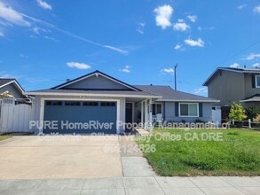 Building Photo - 3238 Hilary Dr