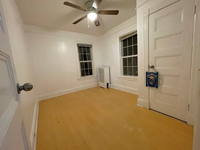 Foto del edificio - 4038 189th St