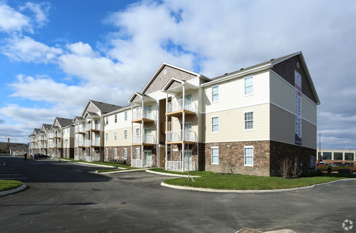 Primary Photo - Residences at Northgate Crossing