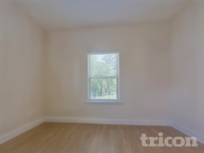 Building Photo - 446 Cantrell Dr