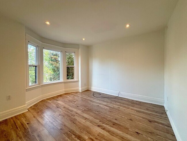 Photo du bâtiment - 32 Arthur Ave S