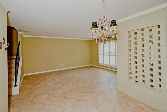 Building Photo - 13072 Trail Hollow Dr