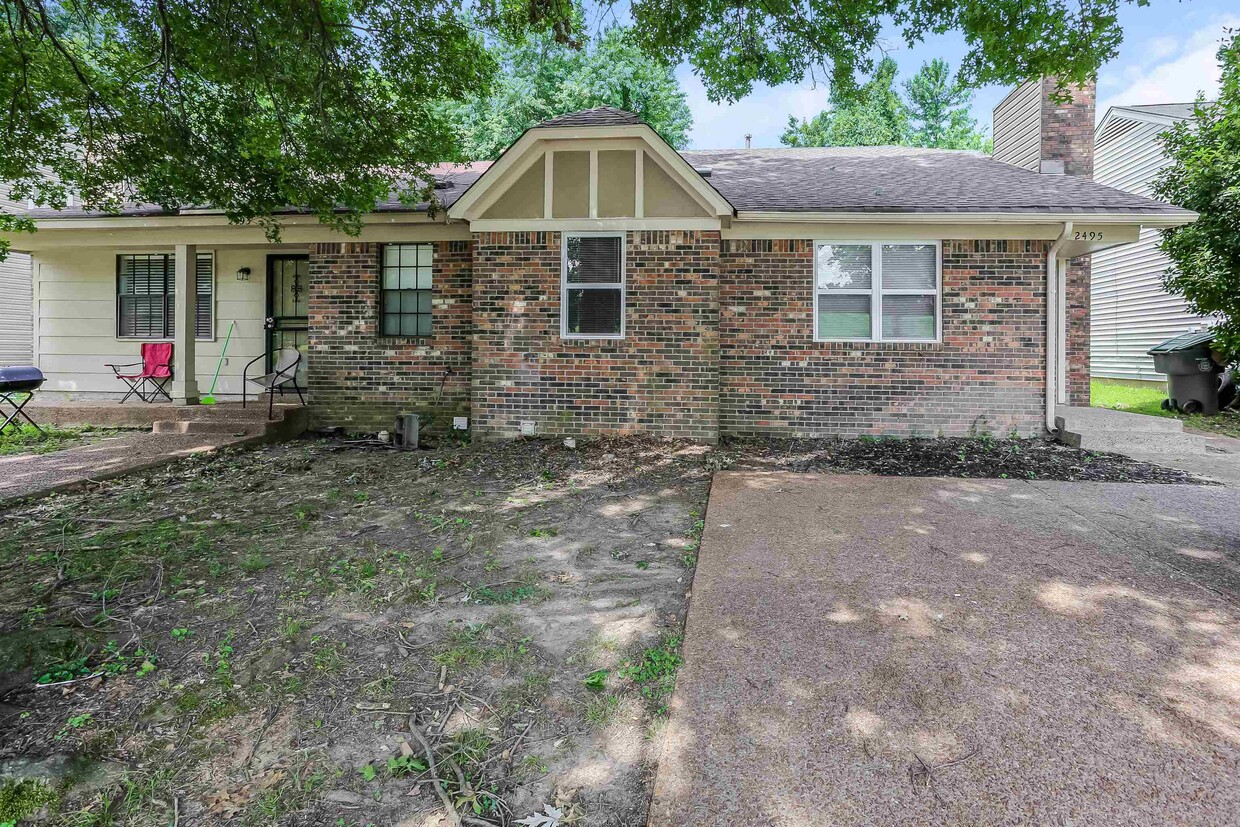 Foto principal - 2495 Chiswood St