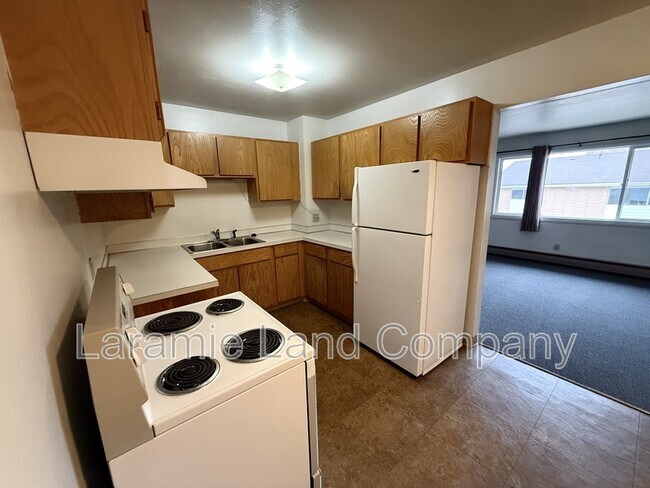 Foto del edificio - 1609 E Baker St