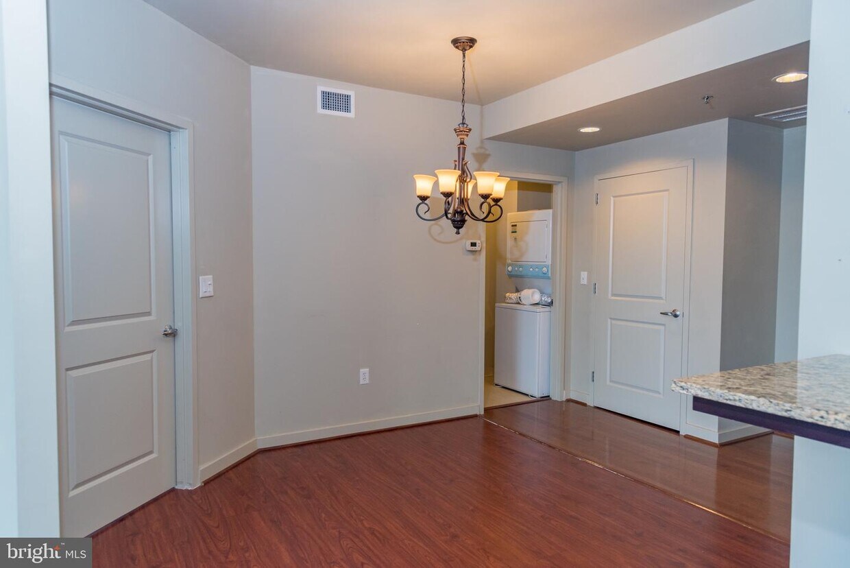 105 Christina Landing Dr Unit 707, Wilmington, DE 19801 Room for Rent