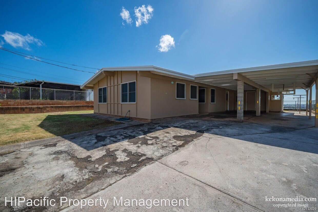 3 br, 2.5 bath House 99513 Iwaiwa St. House Rental in Aiea, HI
