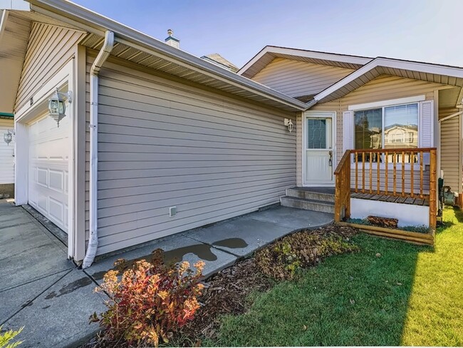 Building Photo - 135 Tuscarora Mews NW