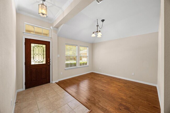 Foto del edificio - 3808 Noe Ln