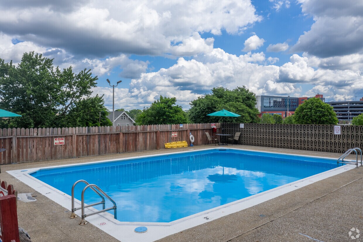 The Towers/Fir Hill Apartments at 55 Fir Hill Dr Akron, OH