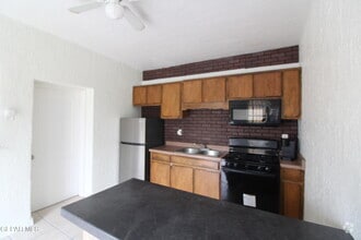 Building Photo - 601 N Copia St