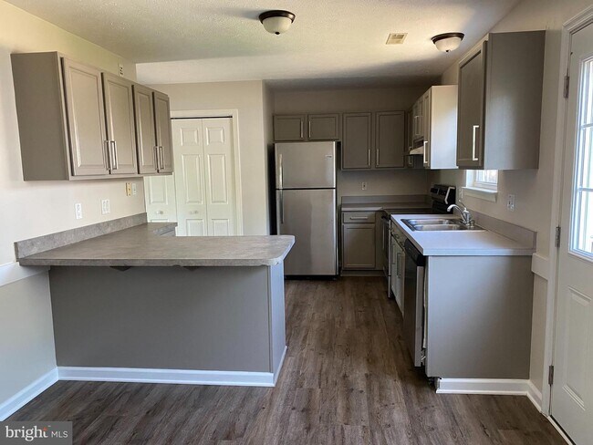 Foto del edificio - 203 Emily Ln