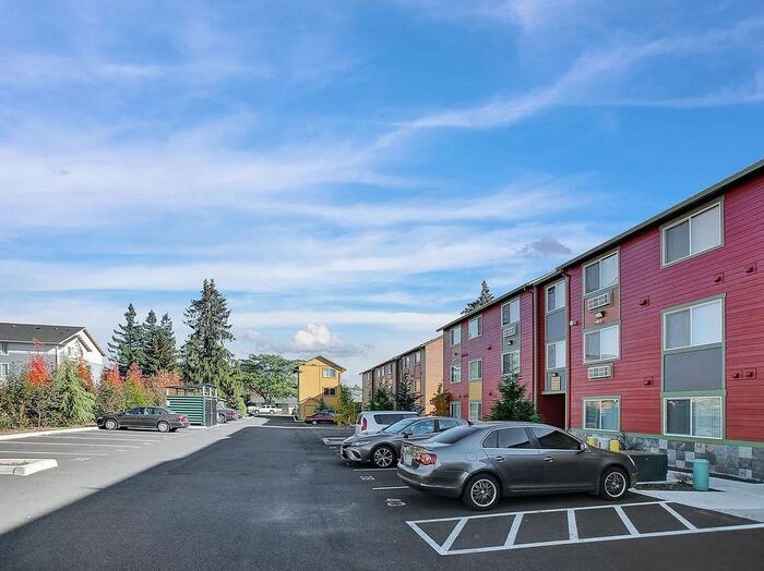 Primary Photo - 2 Bed, W/D in unit, off-street parking!