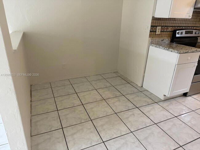 Foto del edificio - 728 SW 7th St