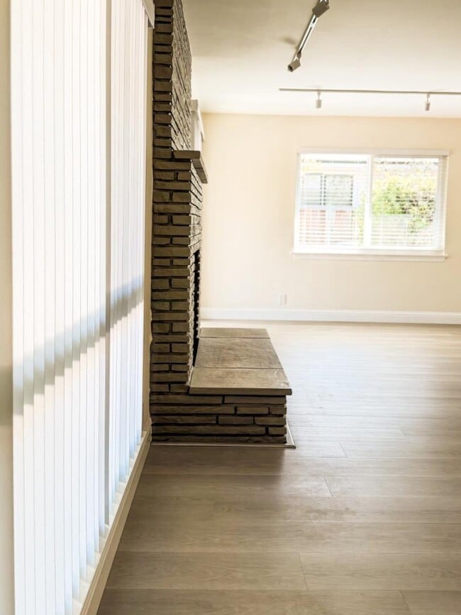 Building Photo - 673 Georgia Ave