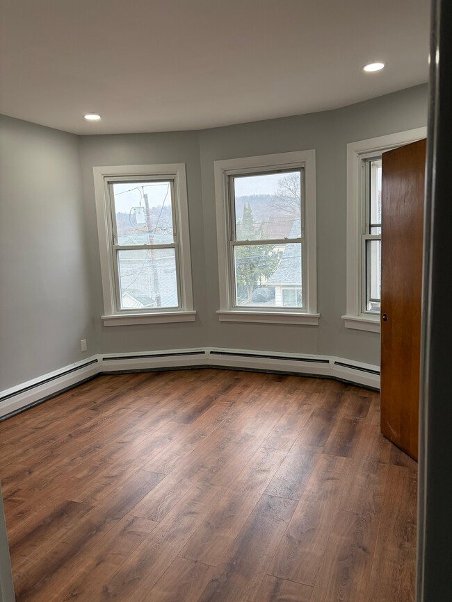 Building Photo - 94 N 16th St