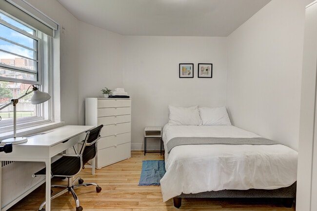 Building Photo - 1575 Summerhill