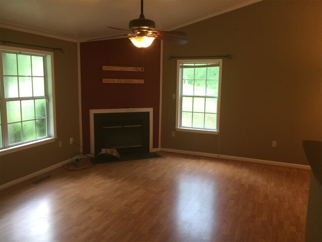 Foto del edificio - 137 Tulip Rd