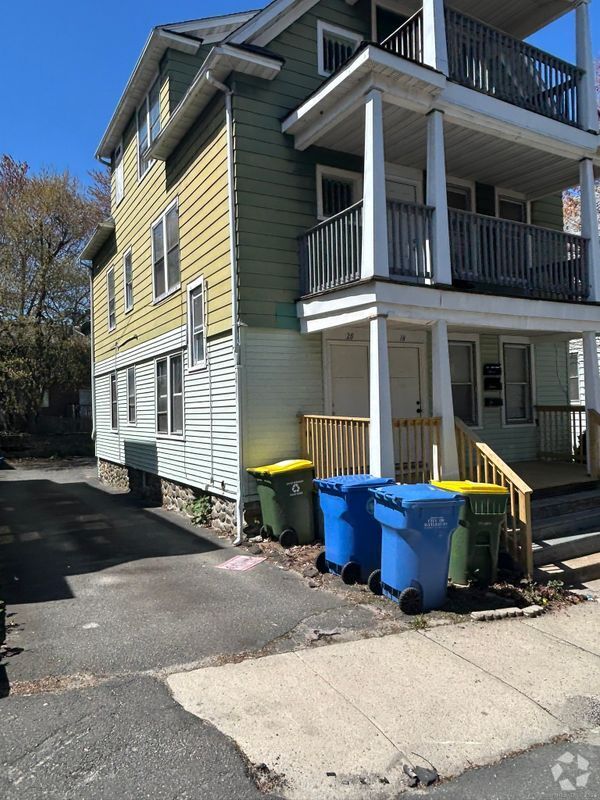Building Photo - 18 Eastwood Ave