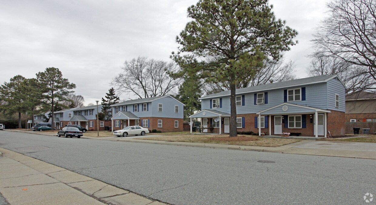 Building Photo - Cameron Townhouses