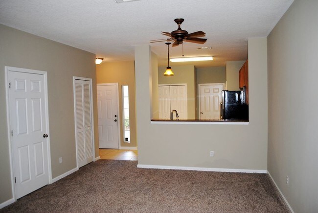 Foto del edificio - 212 Leese Dr