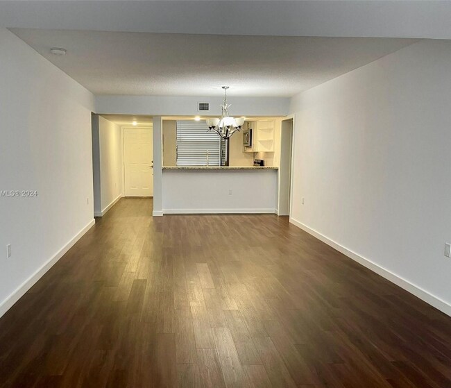 Foto del edificio - 1713 Whitehall Dr