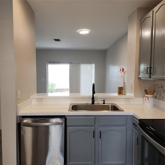 Building Photo - 10672 Savannah Wood Ct