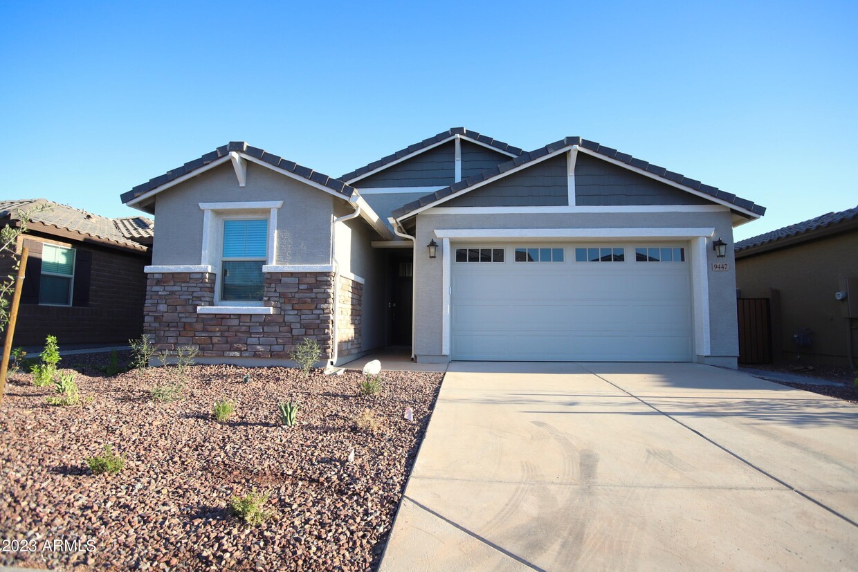Foto principal - 9447 W Turney Ave
