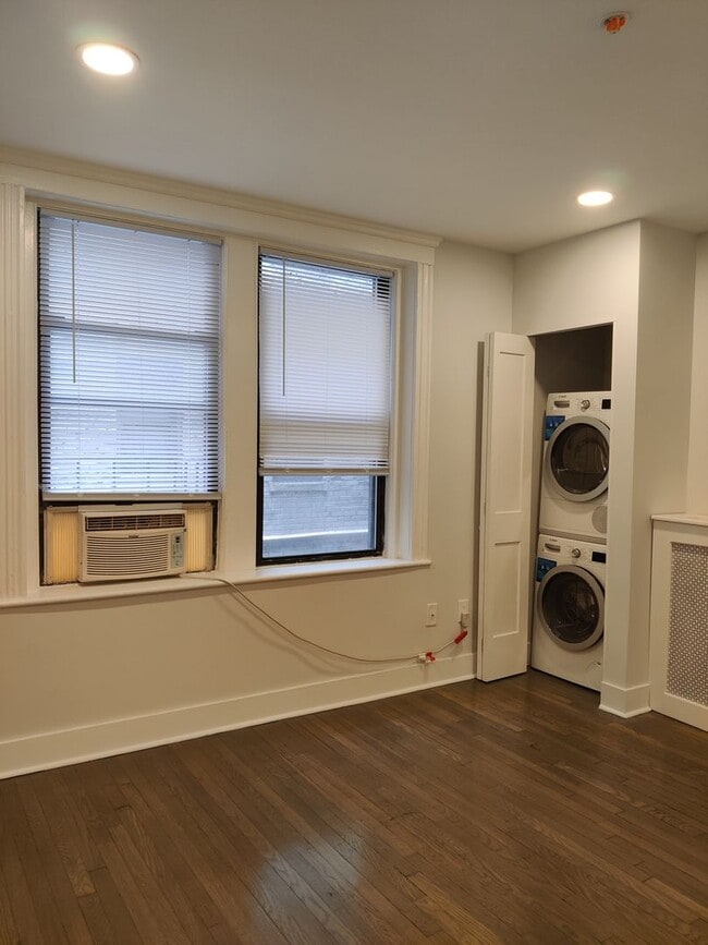 FENWAY STUDIO WITH LAUNDRY IN UNIT $2700 -... - FENWAY STUDIO WITH LAUNDRY IN UNIT $2700 -... Apartment