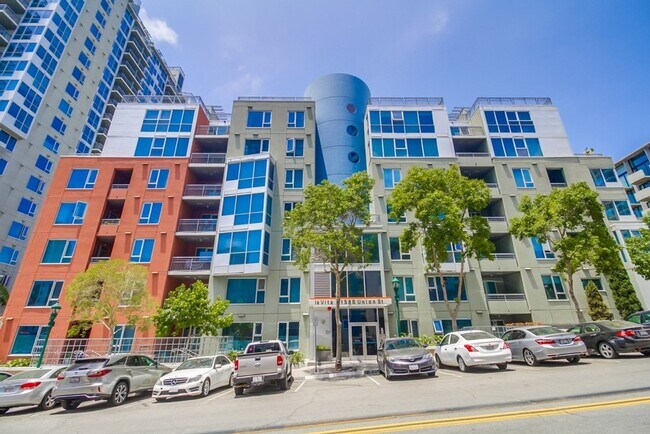 Foto del edificio - Modern 2 bed / 2 bath Condo in Little Ital...