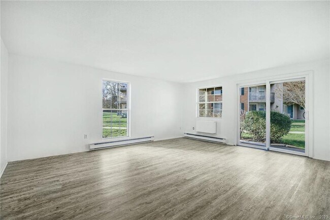 Foto del edificio - 115 Heather Ridge