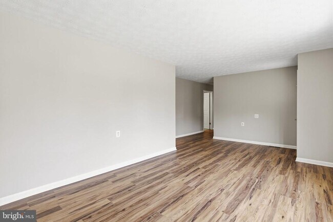 Foto del edificio - 638 Westwood Dr