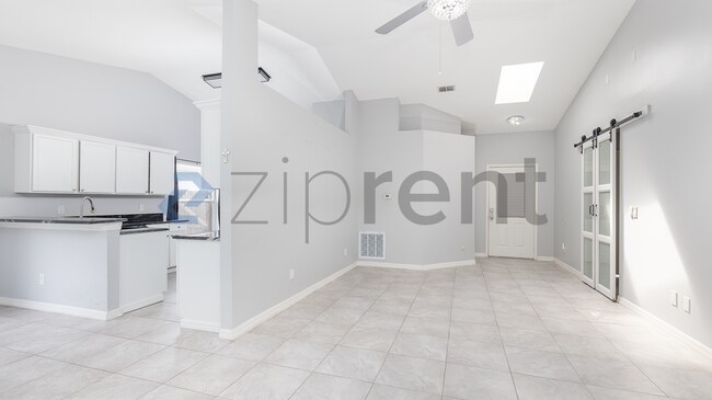 Building Photo - Unit