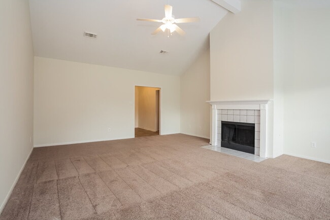 Building Photo - 4427 W Thunderwood Cir