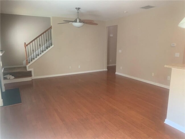 Foto del edificio - 121 Creekwood Tr