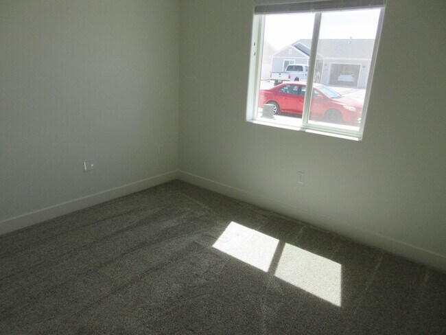 Foto del edificio - Newer Construction Single Level Twin Home ...