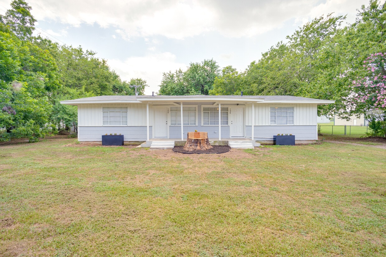 Foto principal - 104 W Reno Rd