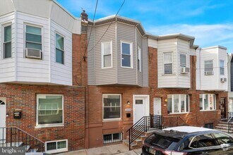 Building Photo - 2034 S Opal St