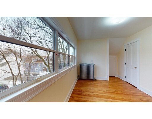 Building Photo - 73 Chandler St