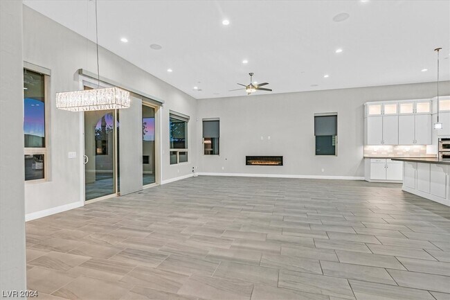Building Photo - 23 Costa Di Lago
