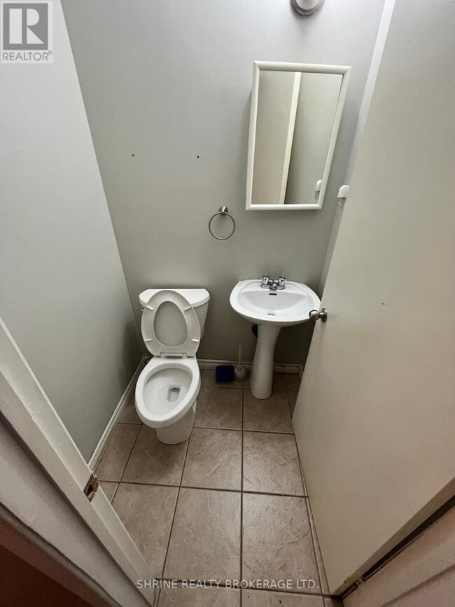 Building Photo - 690 Little Grey St